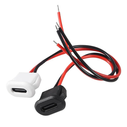 cable USB-C con conector hembra para montaje en panel, resistente al agua, con 2 cables pelados para soldar.